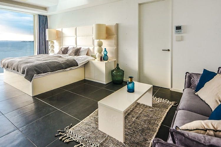 夜は波音が優しく眠りへ誘う