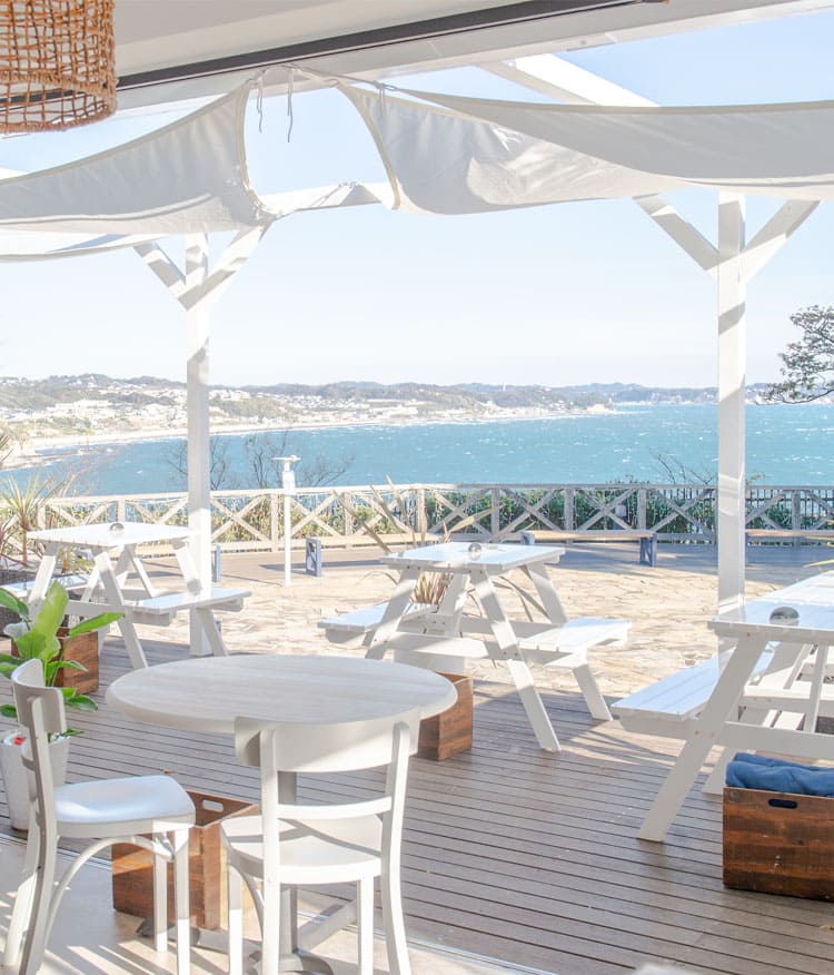 海を望むテラス席で愛犬とゆったり LONCAFE 江ノ島本店　公式引用 