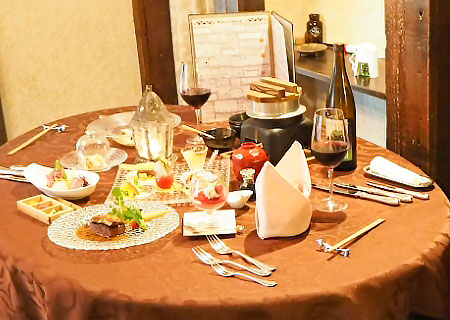 愛犬と一緒に部屋食を楽しめる