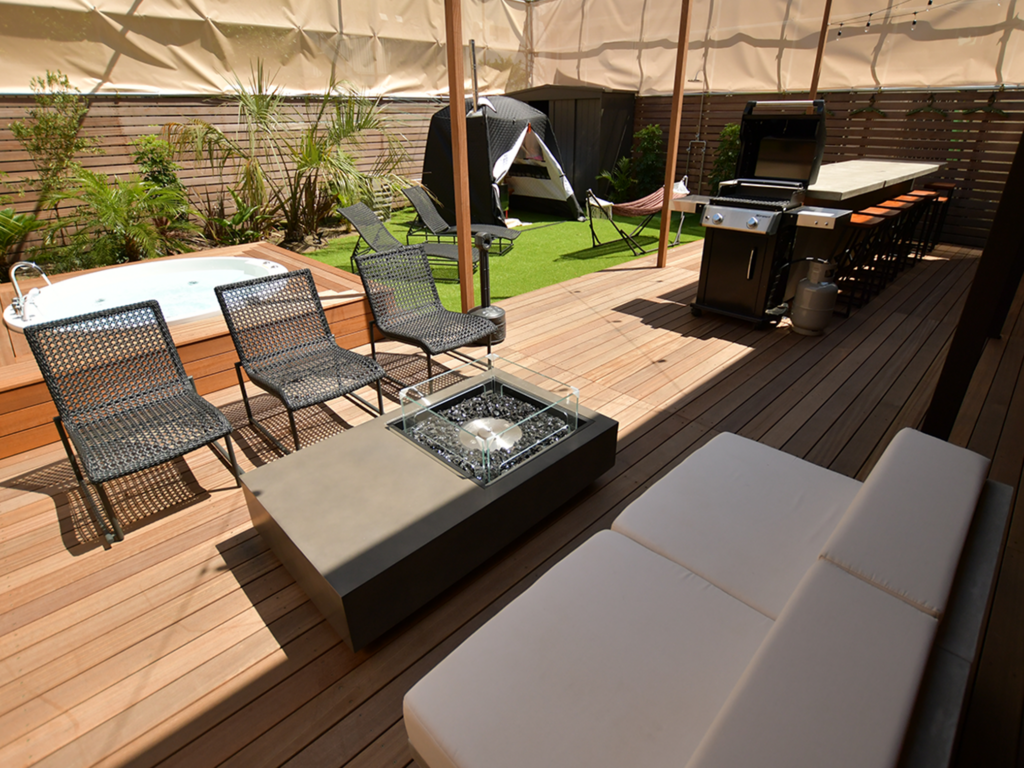 海風を感じながらくつろげるプライベートテラス