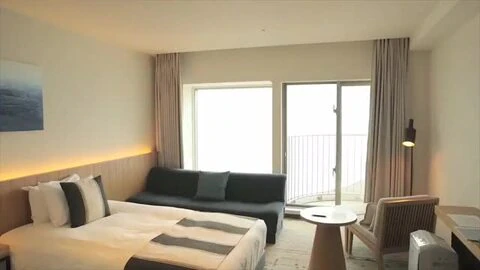 落ち着いた雰囲気でくつろげる客室空間